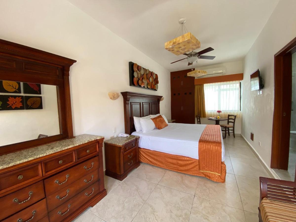 Hotel Las Golondrinas Плайя-дель-Кармен Екстер'єр фото