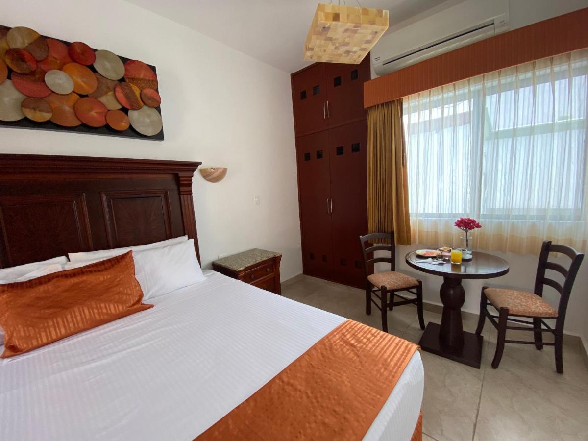 Hotel Las Golondrinas Плайя-дель-Кармен Екстер'єр фото