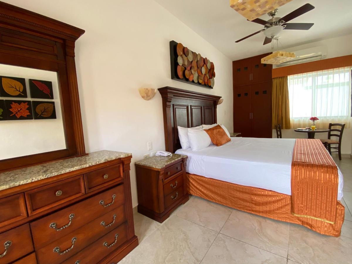 Hotel Las Golondrinas Плайя-дель-Кармен Екстер'єр фото