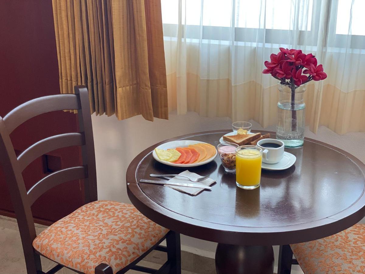 Hotel Las Golondrinas Плайя-дель-Кармен Екстер'єр фото
