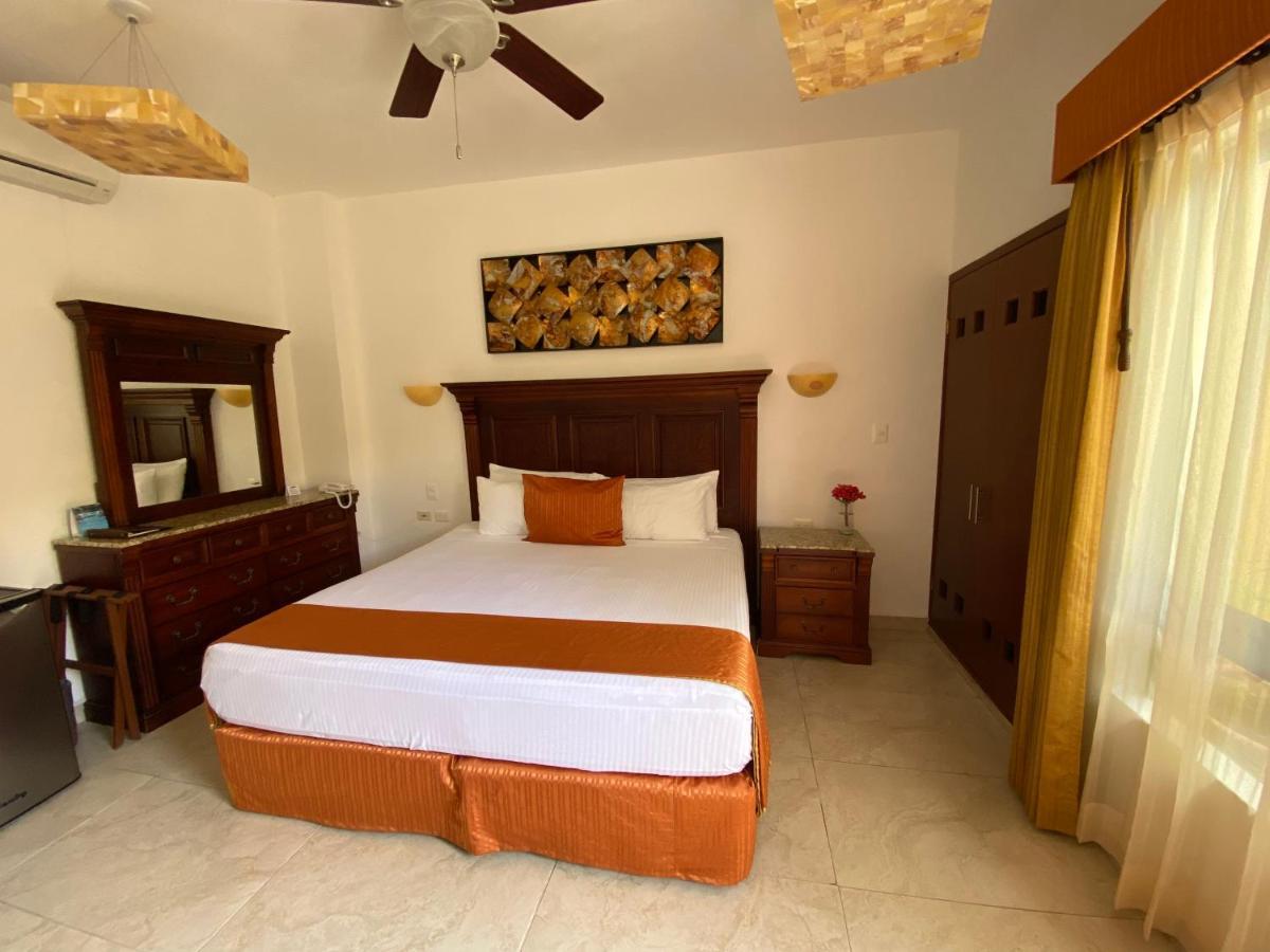Hotel Las Golondrinas Плайя-дель-Кармен Екстер'єр фото