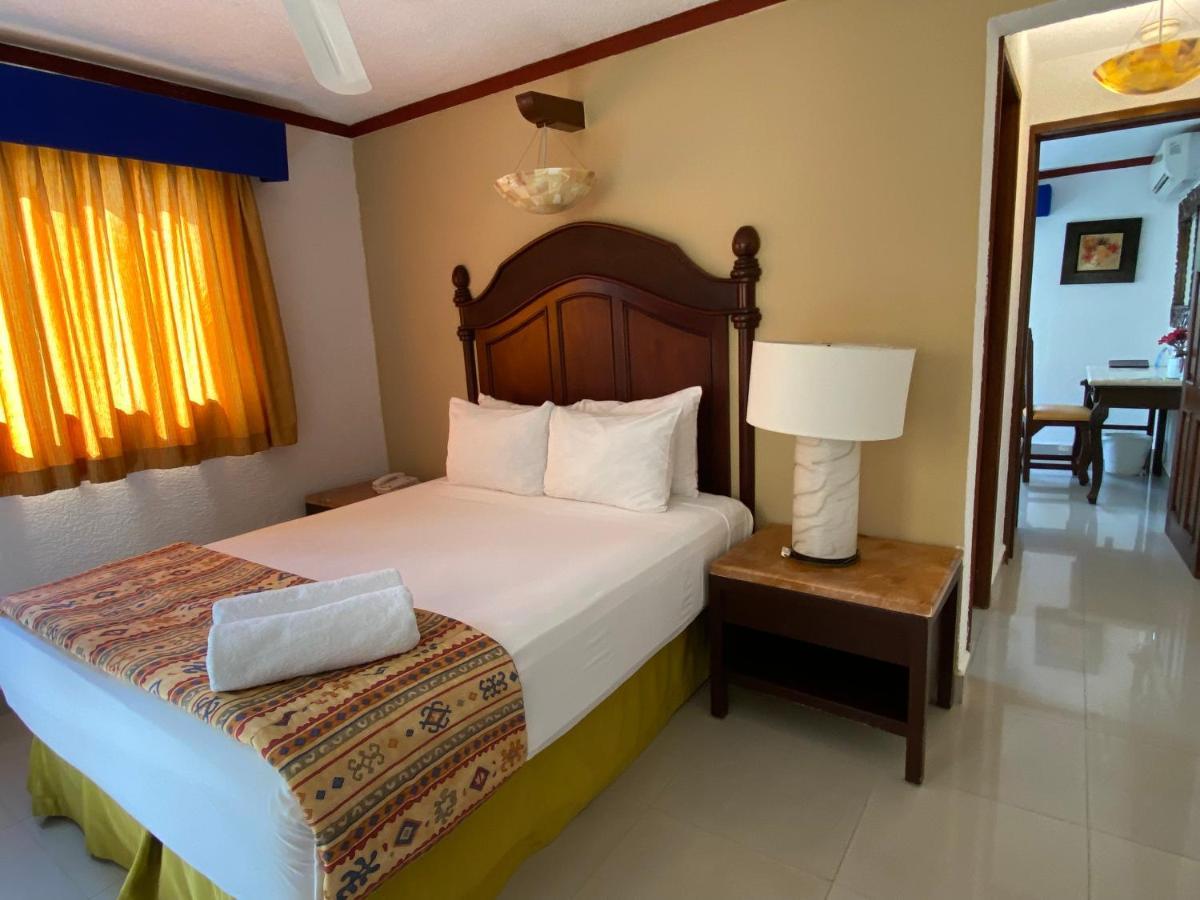 Hotel Las Golondrinas Плайя-дель-Кармен Екстер'єр фото