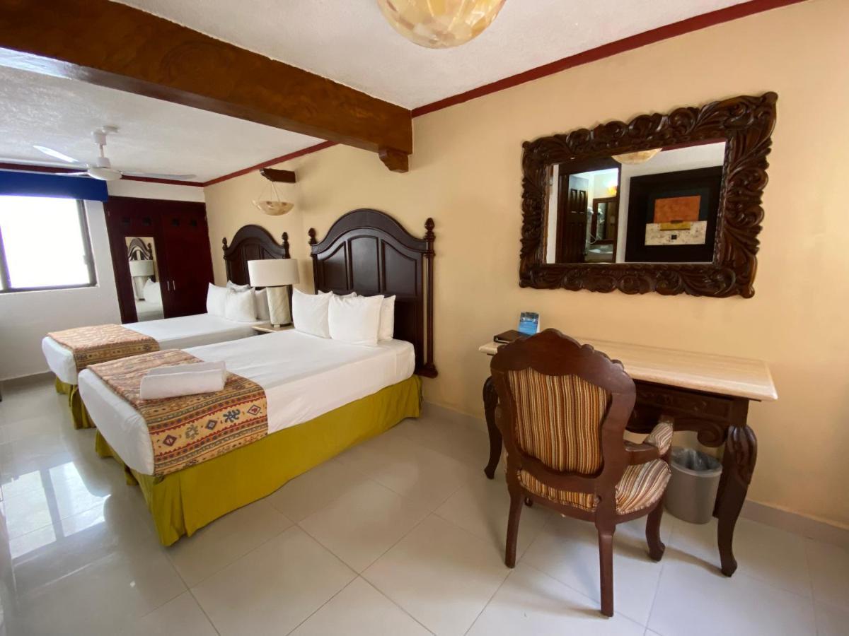 Hotel Las Golondrinas Плайя-дель-Кармен Екстер'єр фото