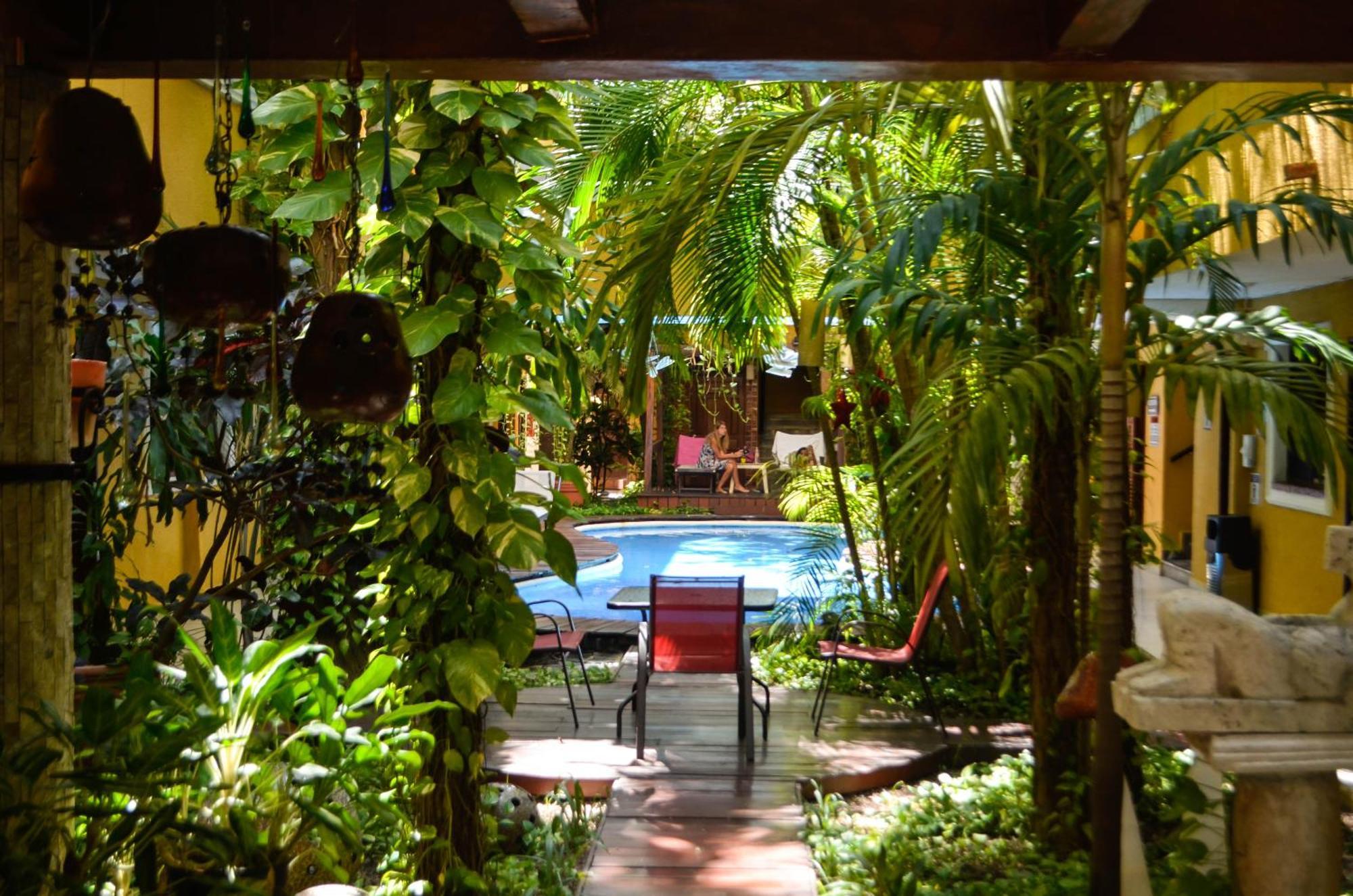 Hotel Las Golondrinas Плайя-дель-Кармен Екстер'єр фото